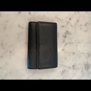 Louis Vuitton epi leather six-key holder